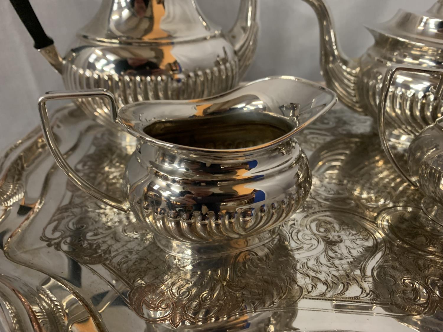 A SILVER PLATED TEAPOT, COFFEE POT, MILK JUG AND SUGAR BOWL ON A TRAY - Image 5 of 6