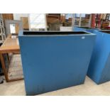 A LARGE RECTANGLUAR BLUE FIBRE GLASS PLANTER (H:90CM W:100CM)