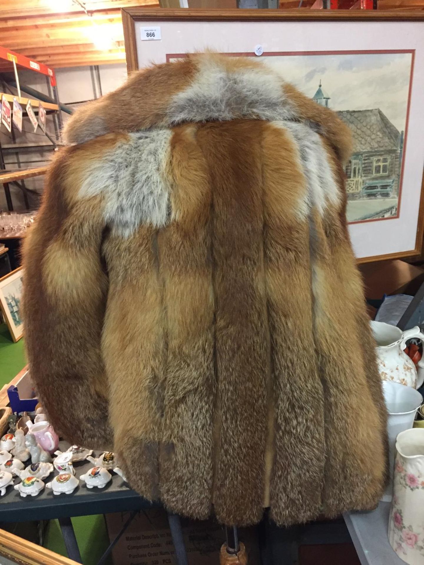 A SACKS AND BRENDLOR 'THE FURRIERS' FOX FUR COAT - Image 4 of 4
