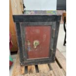 A LARGE VINTAGE HOBBS & CO LONDON SAFE WITH BRASS HANDLE AND KEY (51CM X 51CM X 66.5CM)