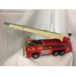 A LARGE TONKA TOYS FIRE ENGINE LENGTH 48CM