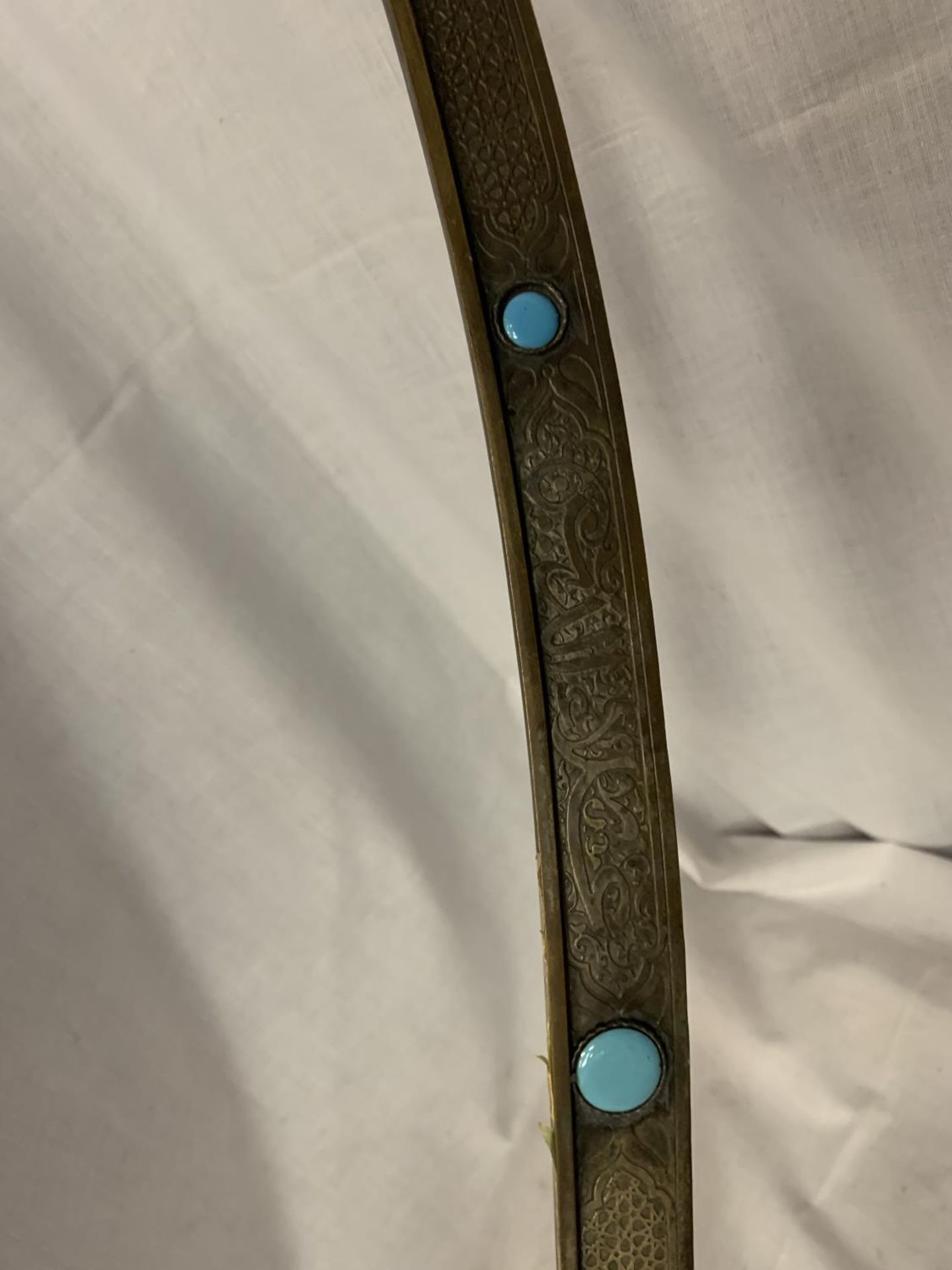 AN ANTIQUE BRASS SWORD WITH TURQUOISE STONE DECORATION - Image 5 of 5