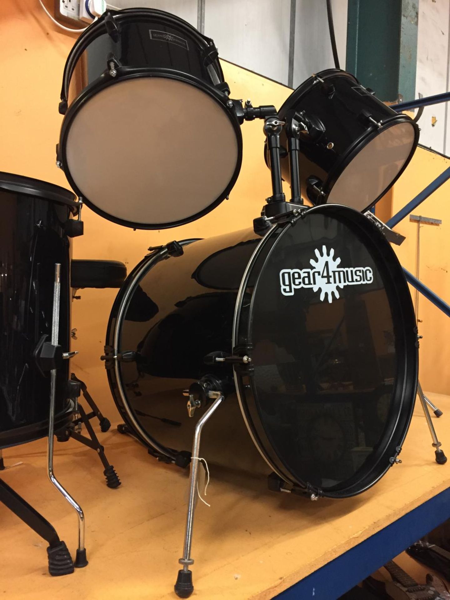 A BLACK GEAR FOR MUSIC DRUM KIT WITH MUSIC AND MUSIC STAND - Image 2 of 6