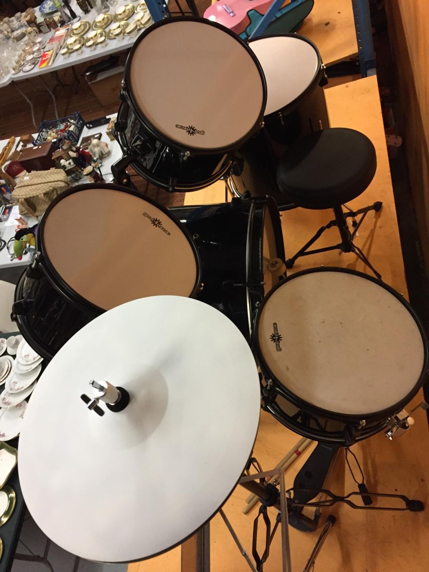 A BLACK GEAR FOR MUSIC DRUM KIT WITH MUSIC AND MUSIC STAND - Image 4 of 6