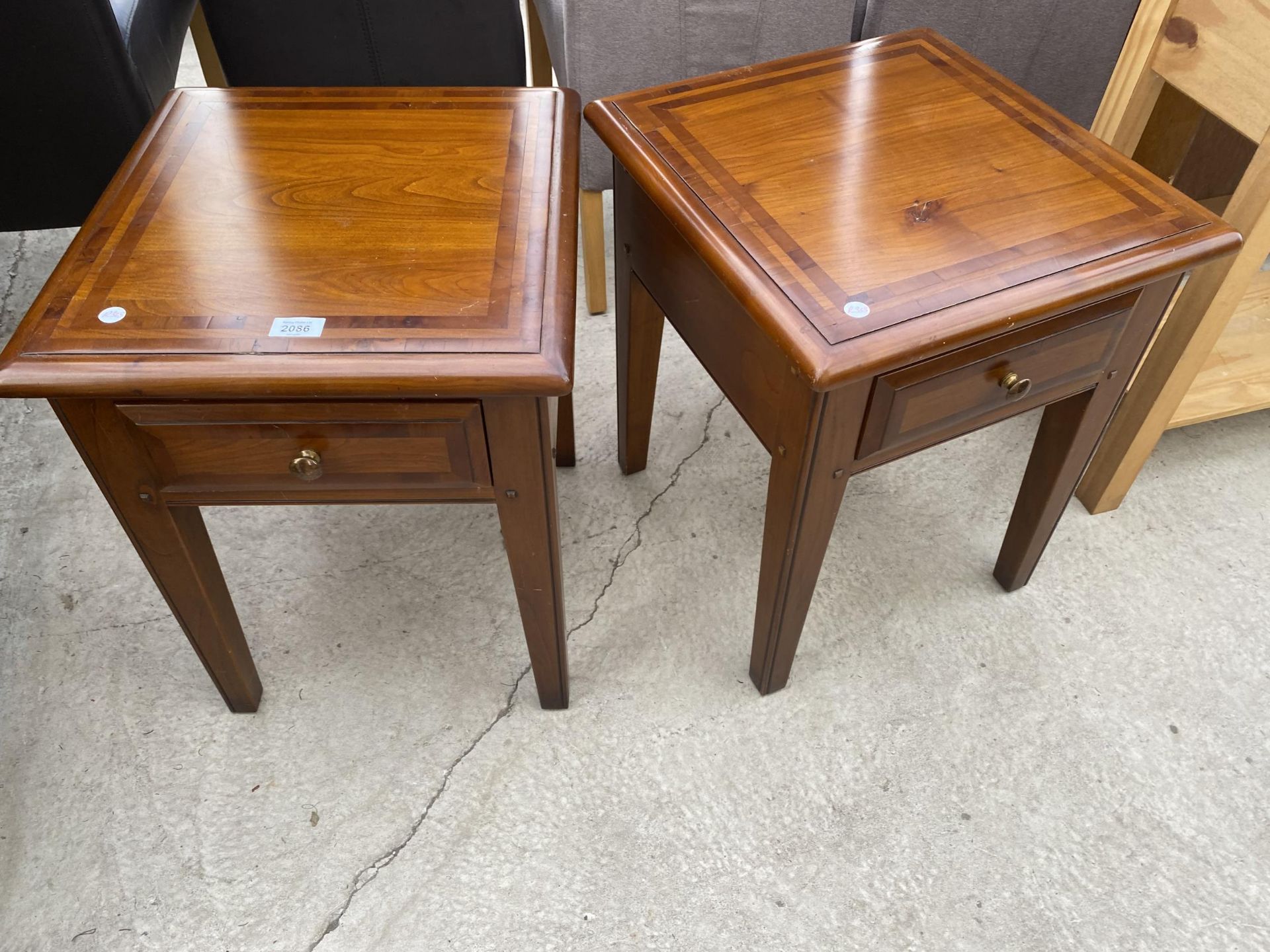 A PAIR OF MODERN WALNUT AND CROSSBANDED LAMP TABLES WITH SINGLE DRAWER 18 X 16.5" - Image 3 of 4