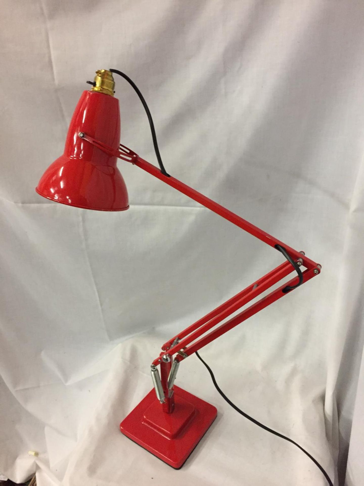 A RED ANGLE POISE LAMP - Image 3 of 4