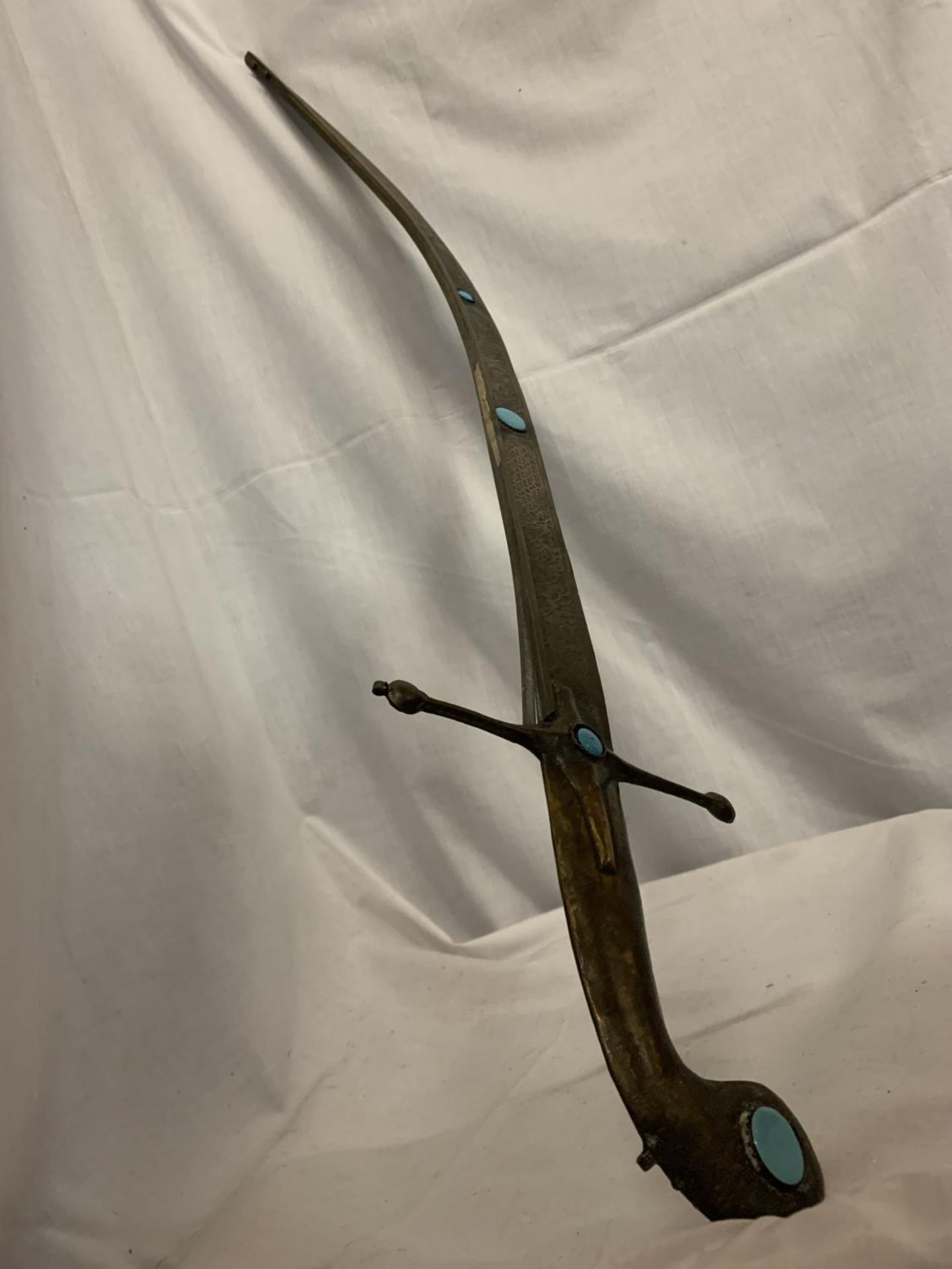 AN ANTIQUE BRASS SWORD WITH TURQUOISE STONE DECORATION - Image 3 of 5