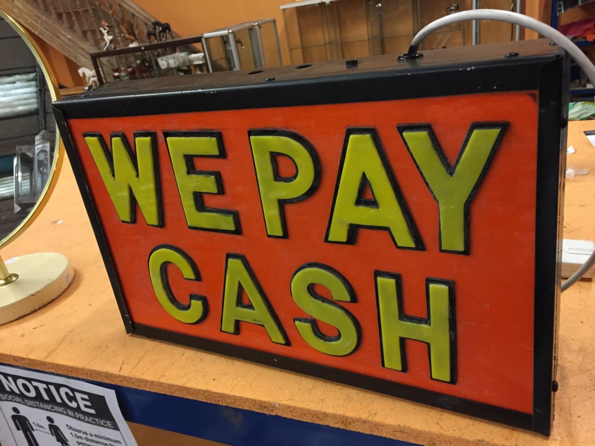 A WE PAY CASH ILLUMINATED LIGHT BOX SIGN - Image 2 of 3