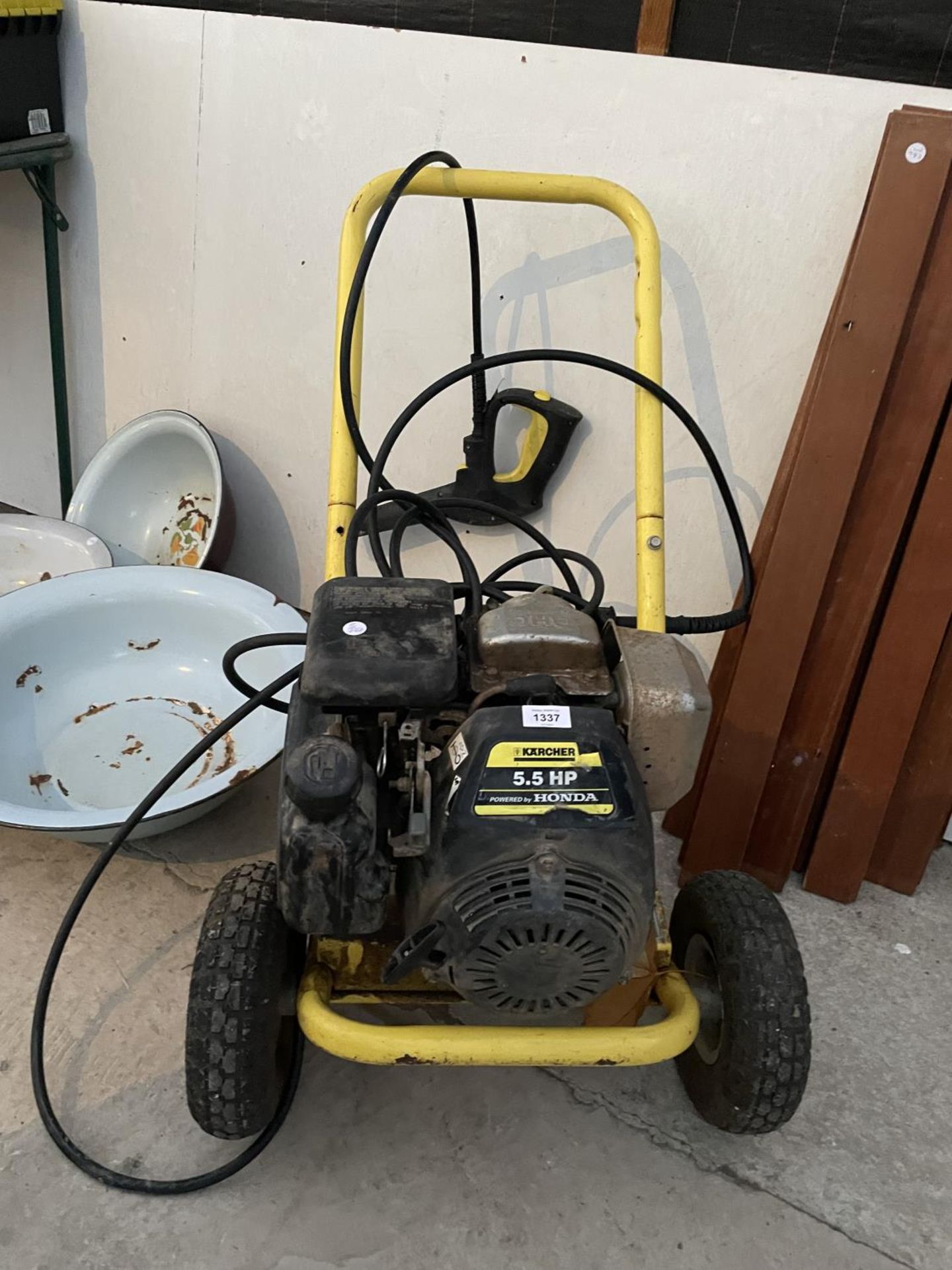 A KARCHER 5.5 HP PRESSURE WASHER WITH HONDA ENGINE - Image 2 of 4