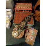 A PAIR OF RETRO SEWING BASKETS AND CONTENTS WITHIN, A WICKER LIDDED BOX CONTAINING A LARGE