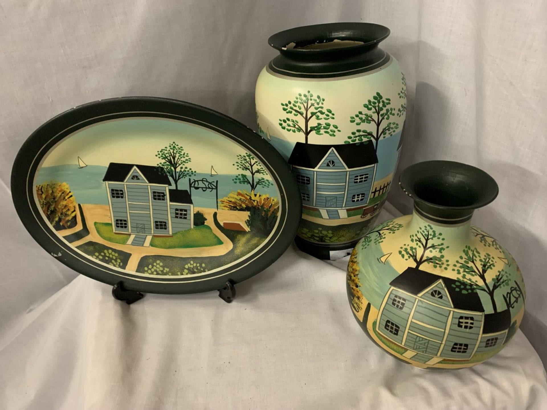 THREE VILLEROY AND BOCH 'FOLK ART NAIF' CERAMICS TO INCLUDE A PLATE, A BULBOUS VASE AND FURTHER VASE