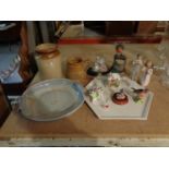 A SELECTION OF ITEMS TO INCLUDE A STONEWARE STORAGE VESSEL, TWO WILLOW TREE FIGURES, A REGENCY