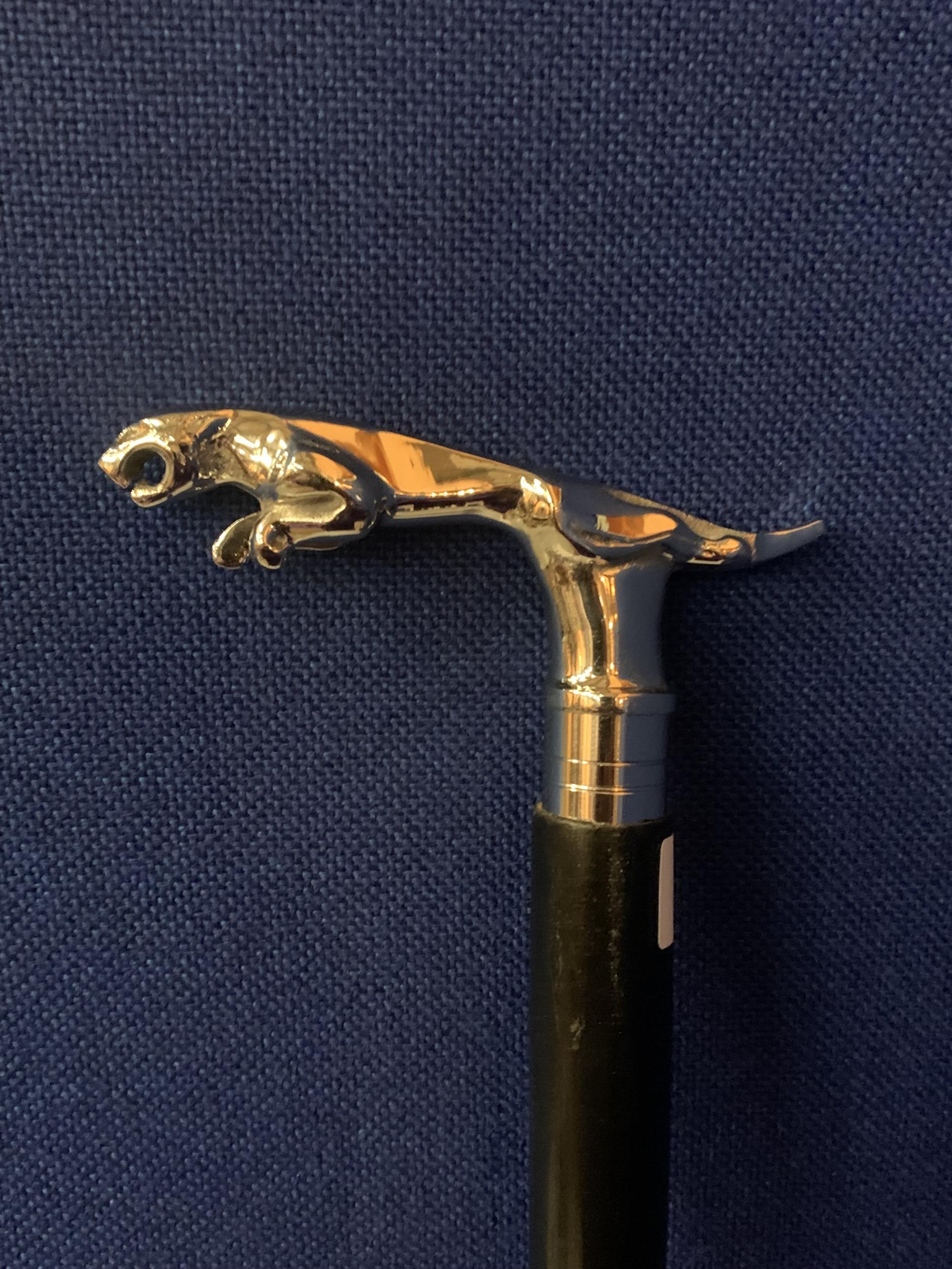 A BLACK WALKING STICK WITH A CHROME JAGUAR HANDLE - Image 2 of 4