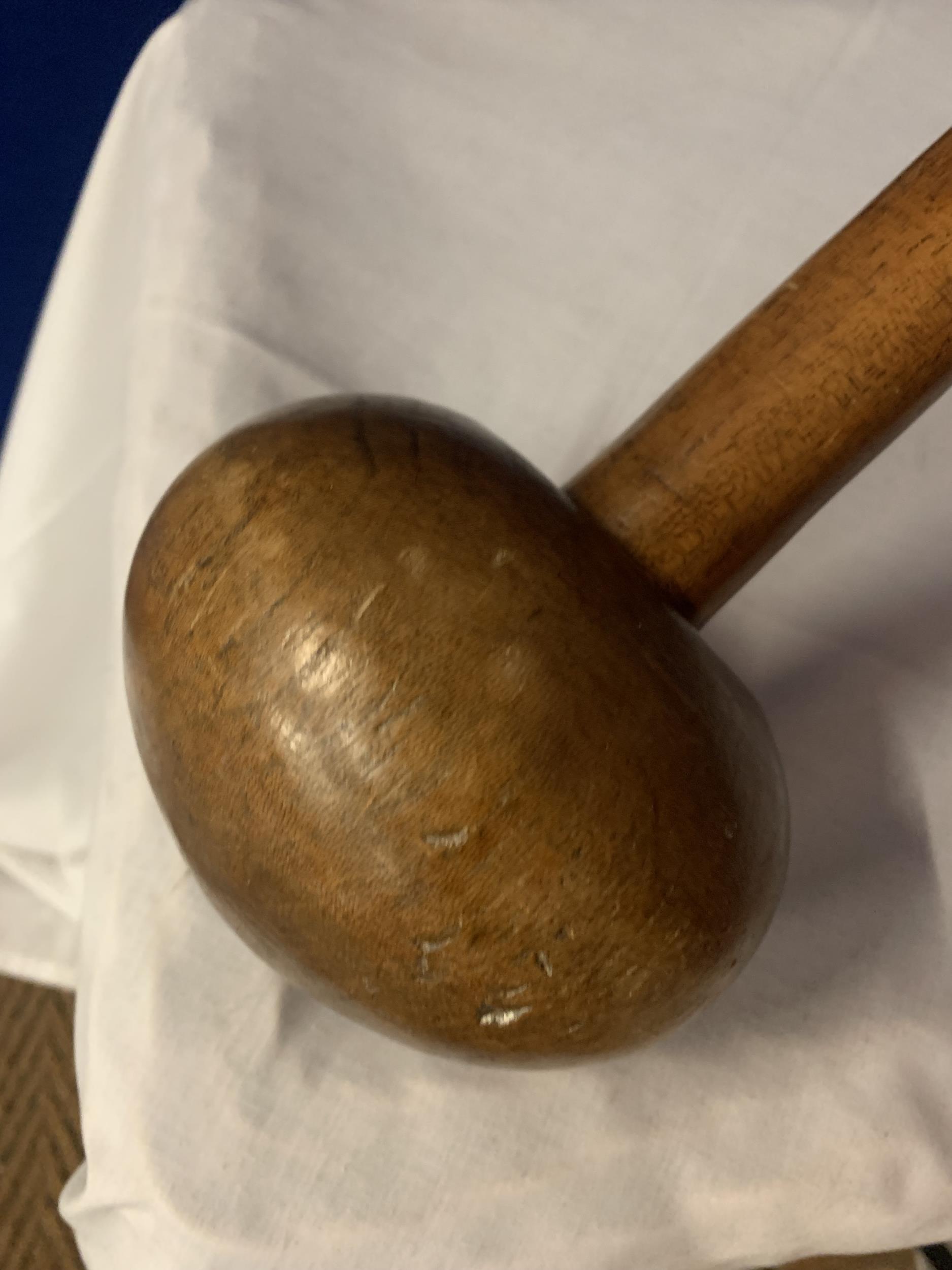 A VINTAGE HARDWOOD KNOB KERRY - Image 2 of 2