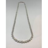AN 18 CARAT WHITE GOLD NECKLACE WITH 10 CARAT OF DIAMONDS LENGTH APPROXIMATELY 43CM