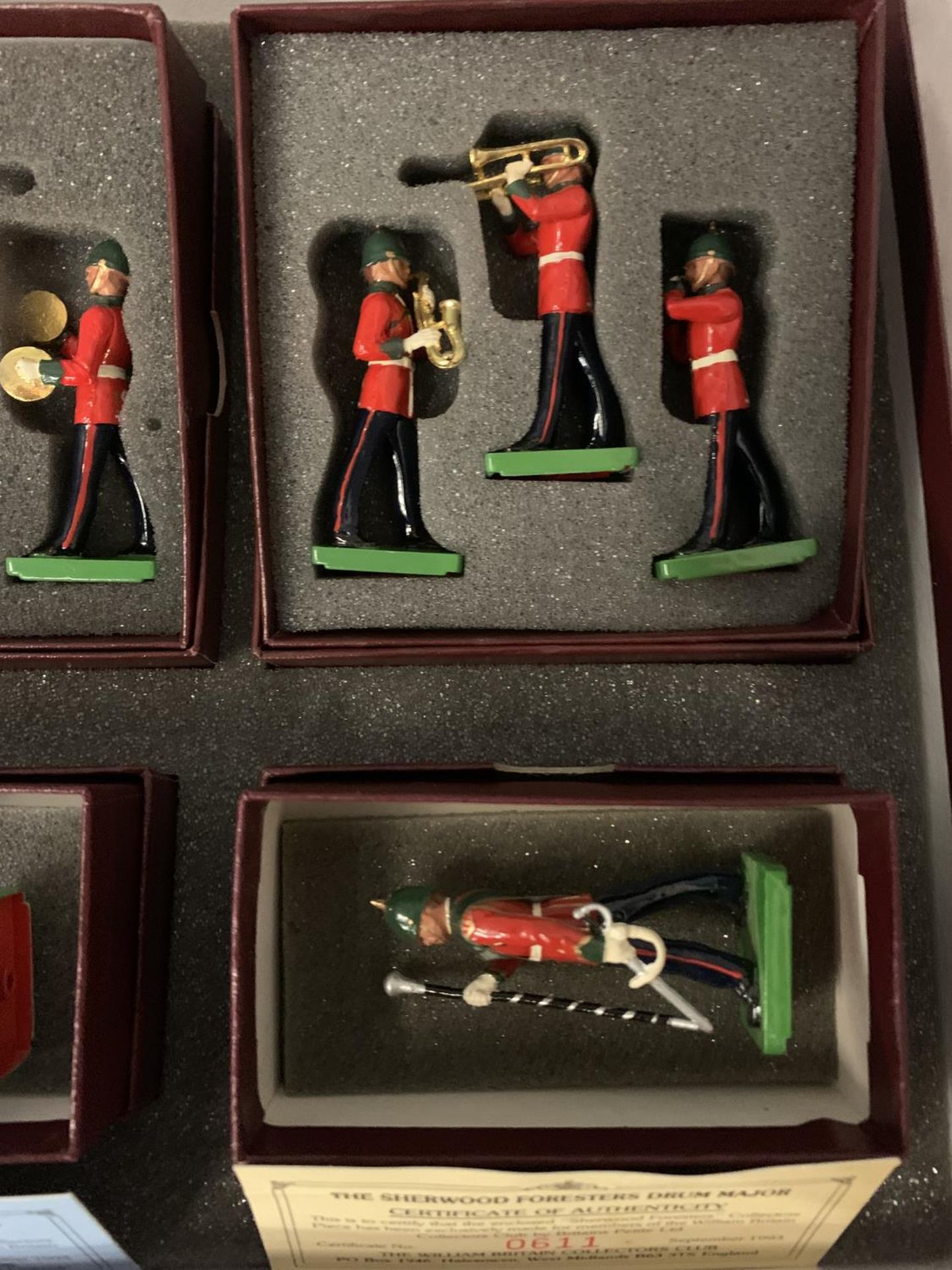 A BOXED BRITIANS THE SHERWOOD FORESTERS REGIMENTAL BAND TWELVE PIECE MODEL SOLDIER SET - LIMITED - Image 5 of 7