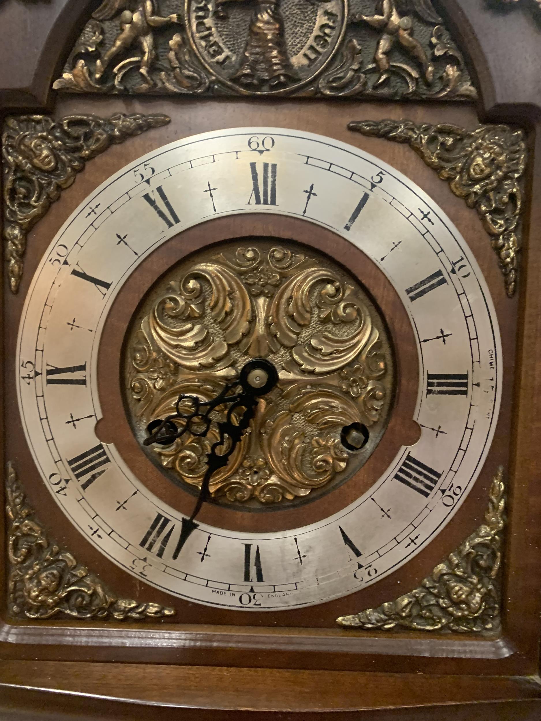 AN ORNATE VICTORIAN MANTLE CLOCK - Image 2 of 5