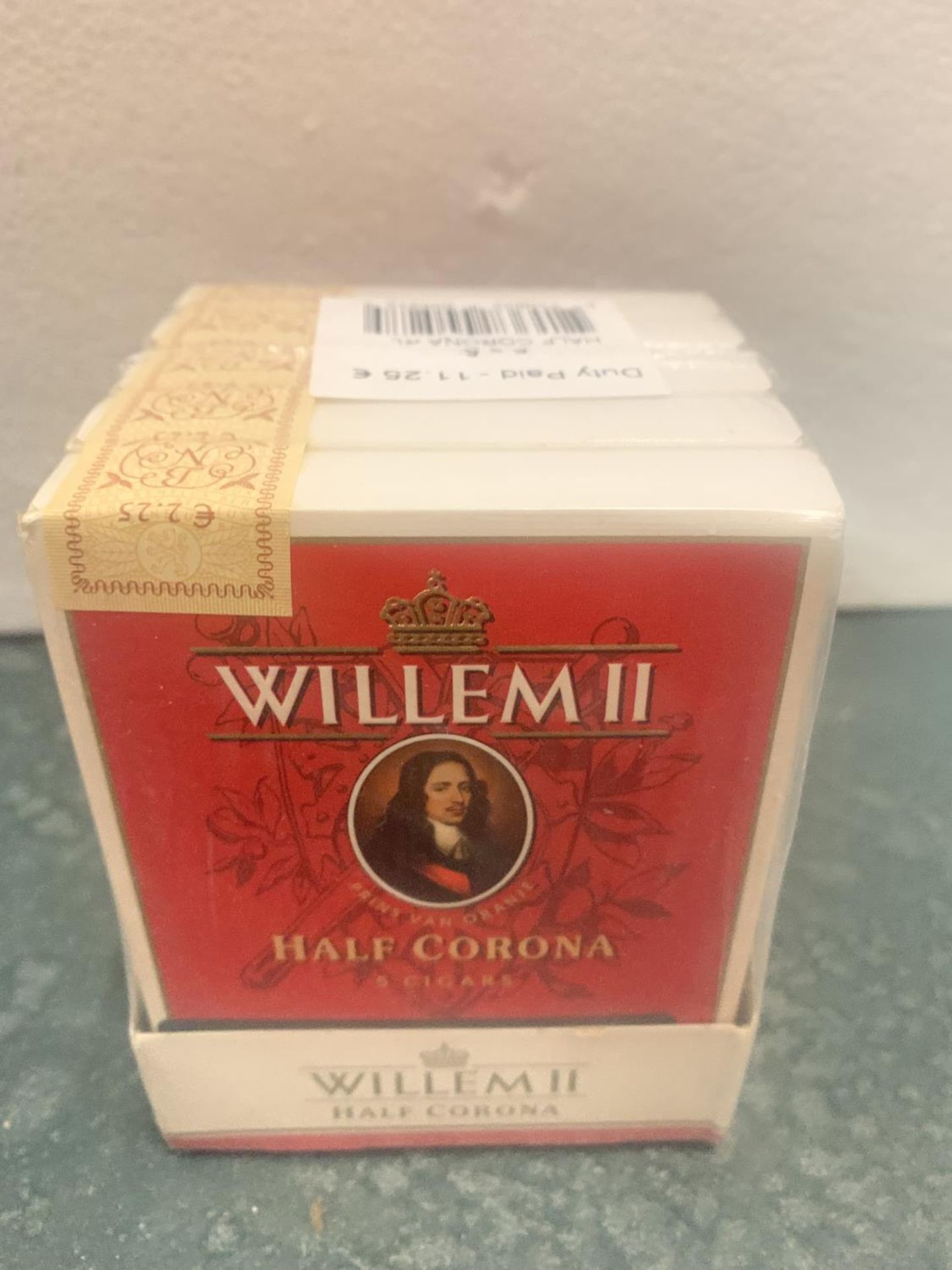 FIVE PACKETS EACH CONTAINING FIVE WILLEM II HALF CORONAS