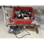 AN ASSORTMENT OF TOOLS AND HARDWARE TO INCLUDE TAPS, AN ELECTRIC SANDER AND CROWBARS ETC