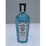 A 1 LITRE BOTTLE OF IMPORTED BOMBAY SAPPHIRE LONDON DRY GIN 47% VOL