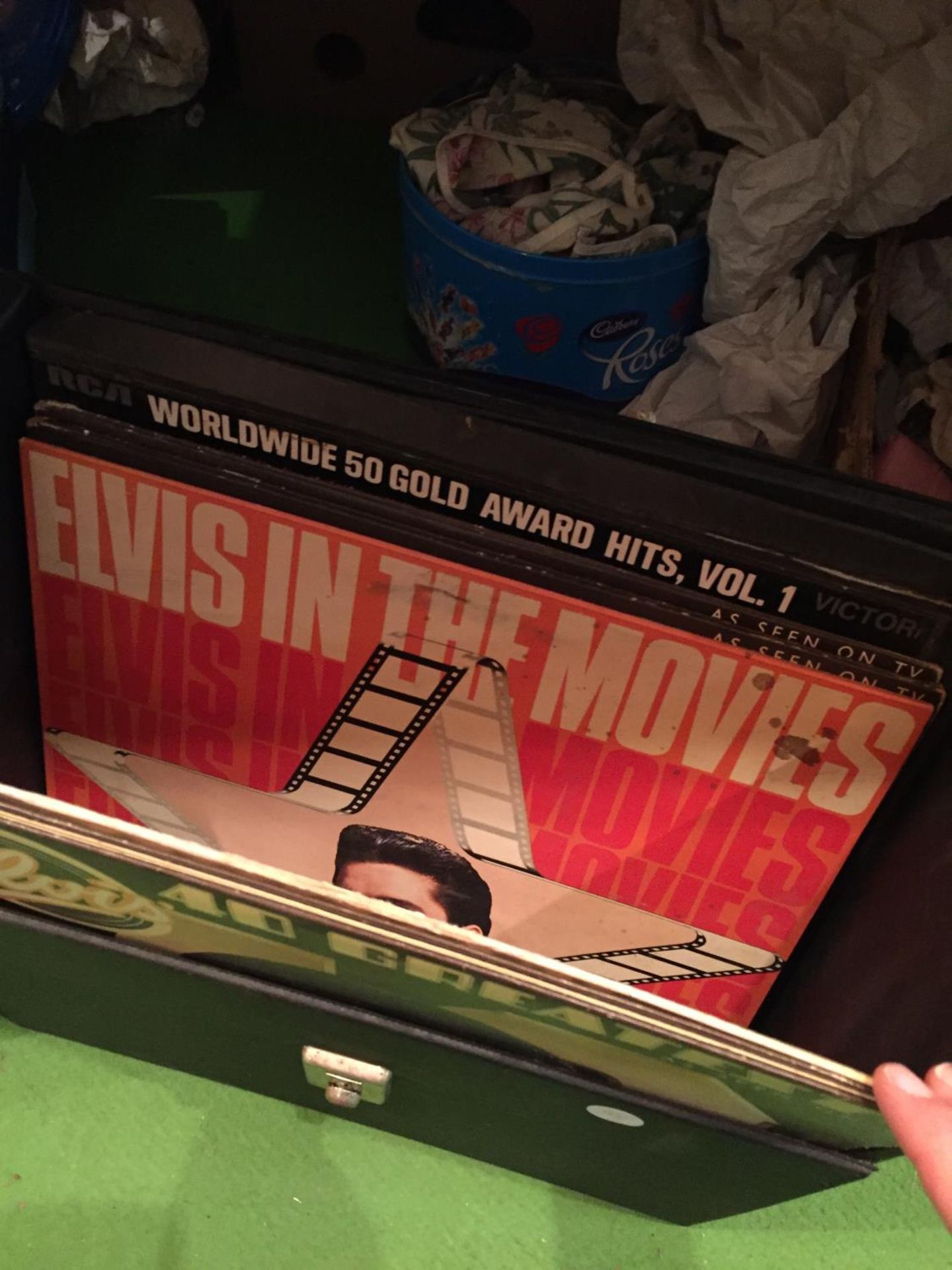 A QUANTITY OF LP RECORDS TO INCLUDE ELVIS, NEIL DIAMOND, ELTON JOHN, THE EVERLEY BROTHERS, THE - Image 2 of 6