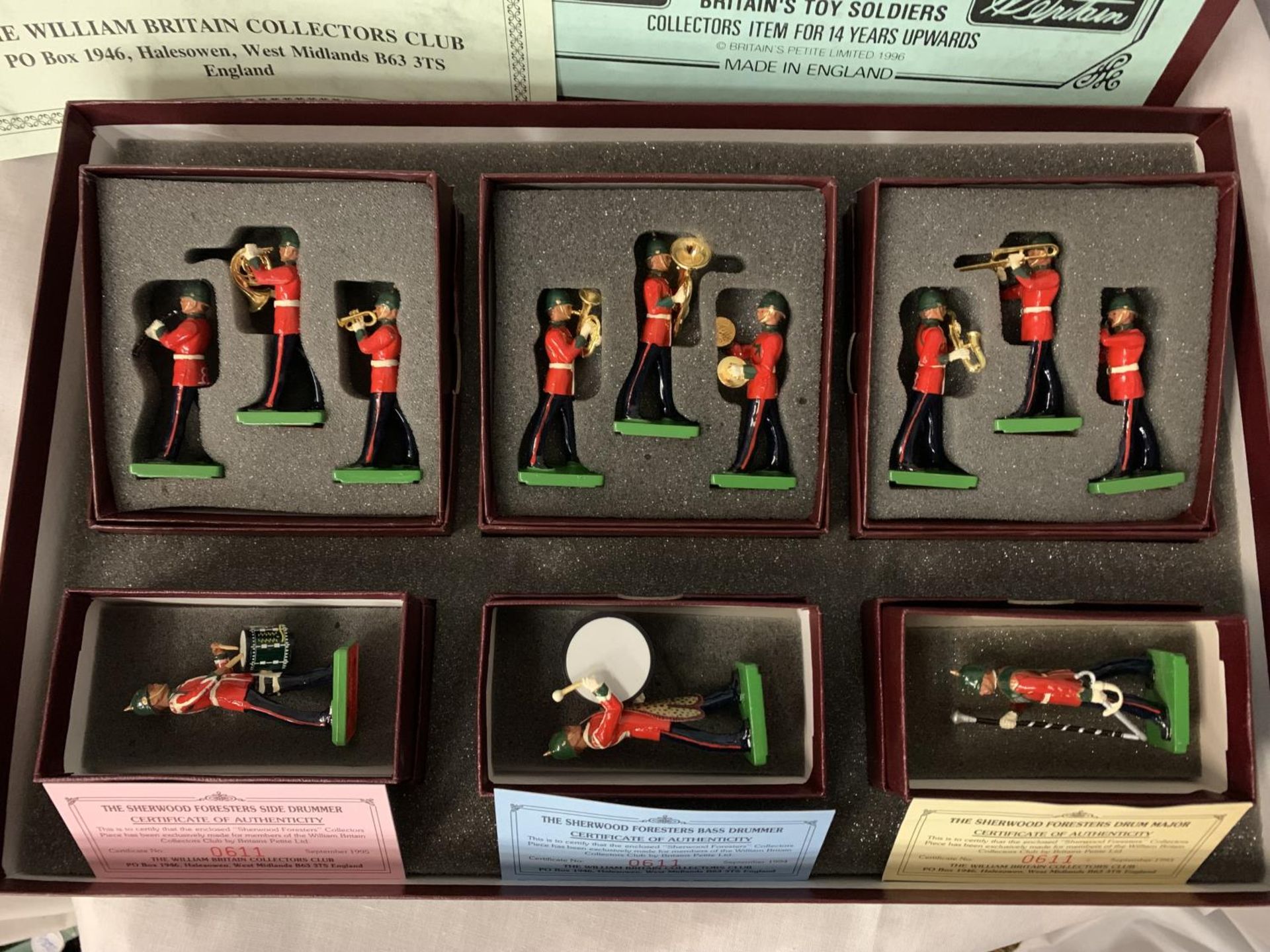 A BOXED BRITIANS THE SHERWOOD FORESTERS REGIMENTAL BAND TWELVE PIECE MODEL SOLDIER SET - LIMITED - Image 2 of 7