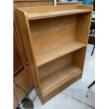 A SET OF OPEN OAK BOOKSHELVES, 30" WIDE