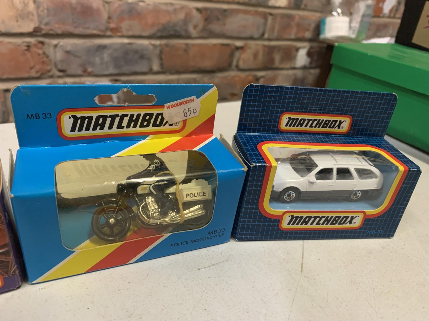 A COLLECTION OF BOXED AND UNBOXED MATCHBOX VEHICLES - ALL MODEL NUMBER 33 OF VARIOUS ERAS AND - Image 6 of 6