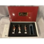 A BOXED BRITAINS 2ND FOOT GUARDS GRENADIERS 1815 FOUR PIECE MODEL SOLDIER SET - NUMBER 43057 -