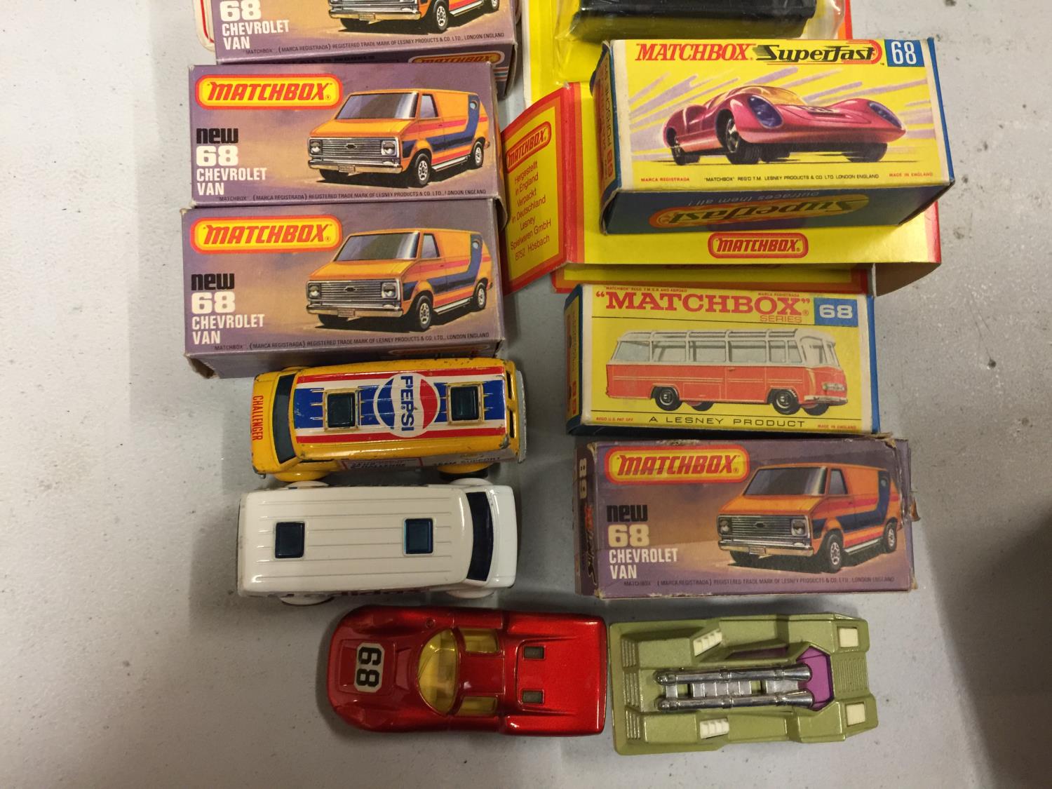 A COLLECTION OF BOXED AND UNBOXED MATCHBOX VEHICLES - ALL MODEL NUMBER 68 OF VARIOUS ERAS AND - Image 3 of 3