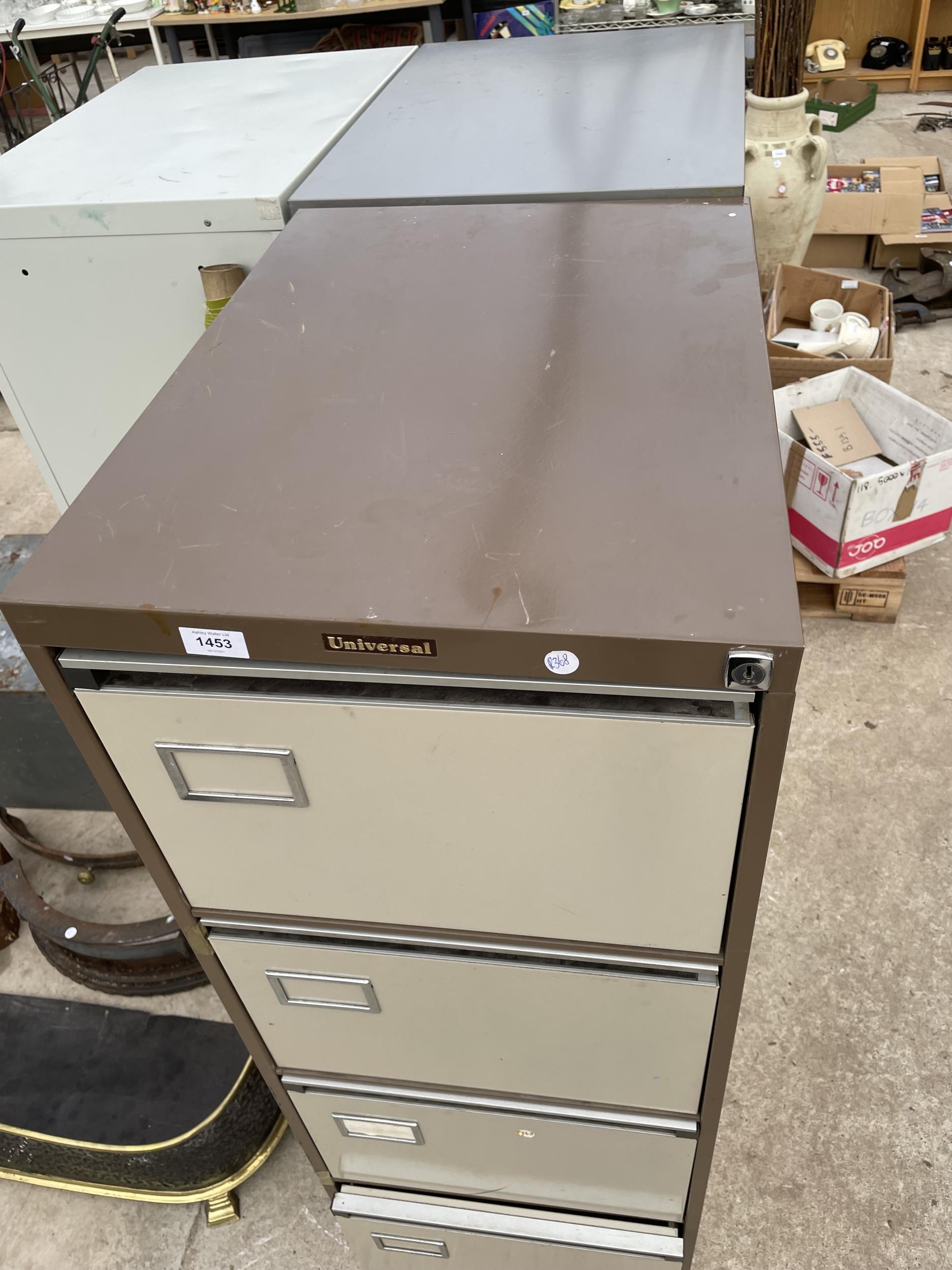 A METAL FOUR DRAWER 'UNIVERSAL' FILING CABINET - Image 2 of 3