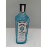 A 1 LITRE BOTTLE OF IMPORTED BOMBAY SAPPHIRE LONDON DRY GIN 47% VOL