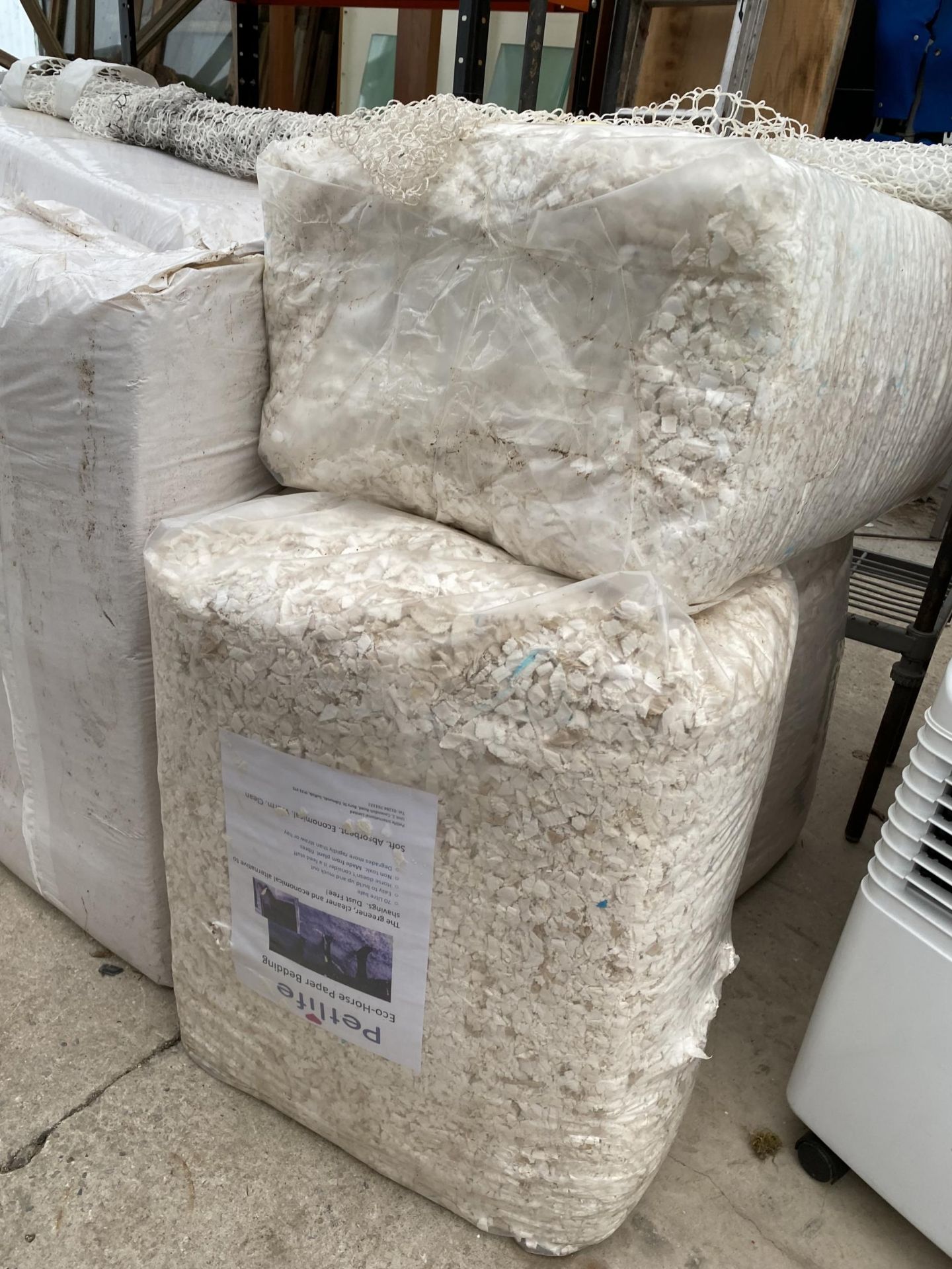 A LARGE QUANTITY OF BAGGED SAWDUST - Image 2 of 3