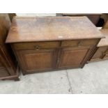 A MID 20TH CENTURY OAK SIDEBOARD, 42" WIDE