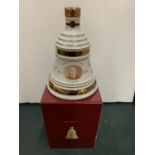 A COLLECTABLE BOXED BELL'S EXTRA SPECIAL OLD SCOTCH WHISKY DECANTER 40% VOL, 70CL TO COMMEMORATE THE