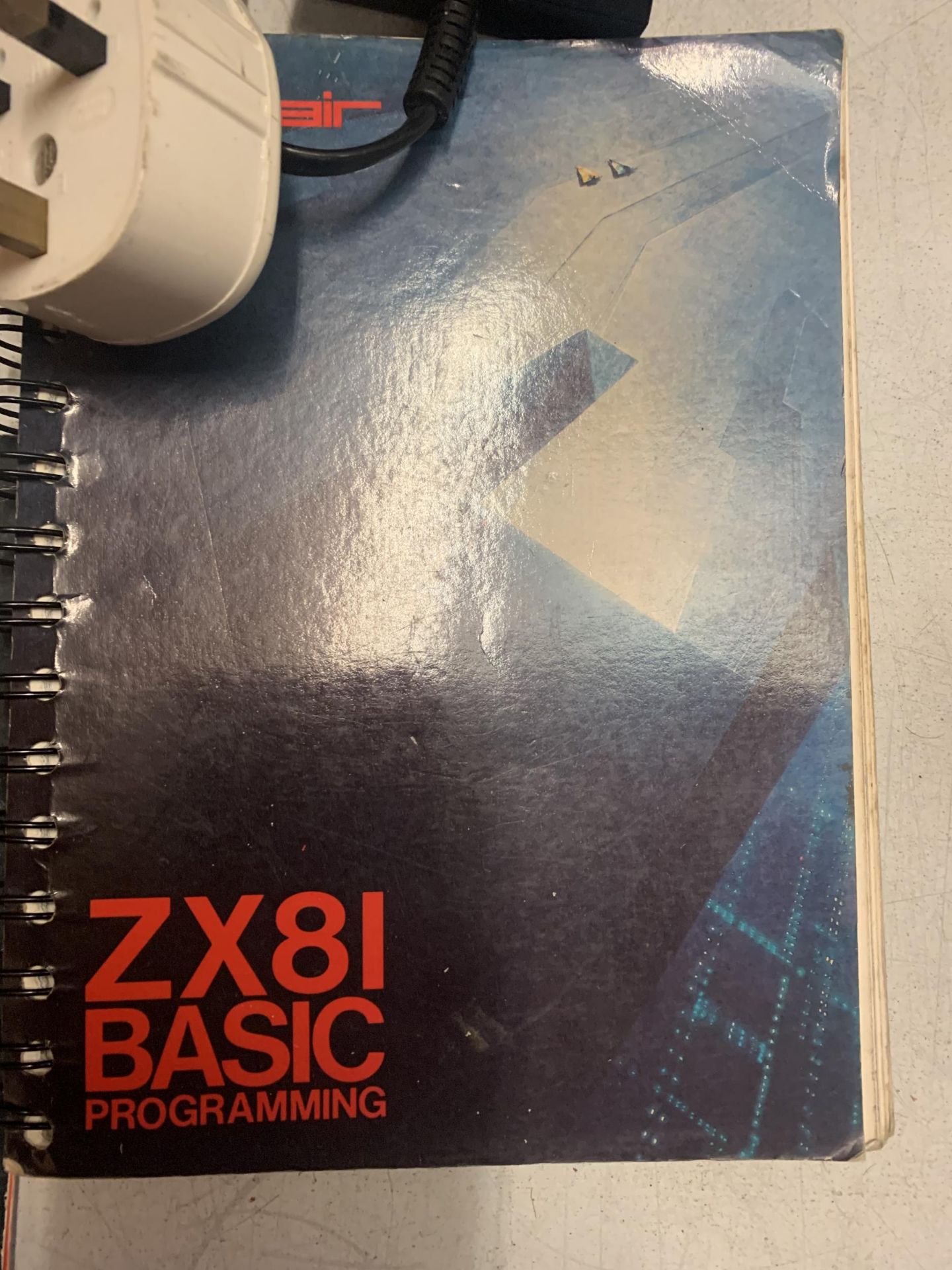 A SINCLAIR ZX81 WITH GUIDES AND POWER SUPPLY - Image 4 of 5