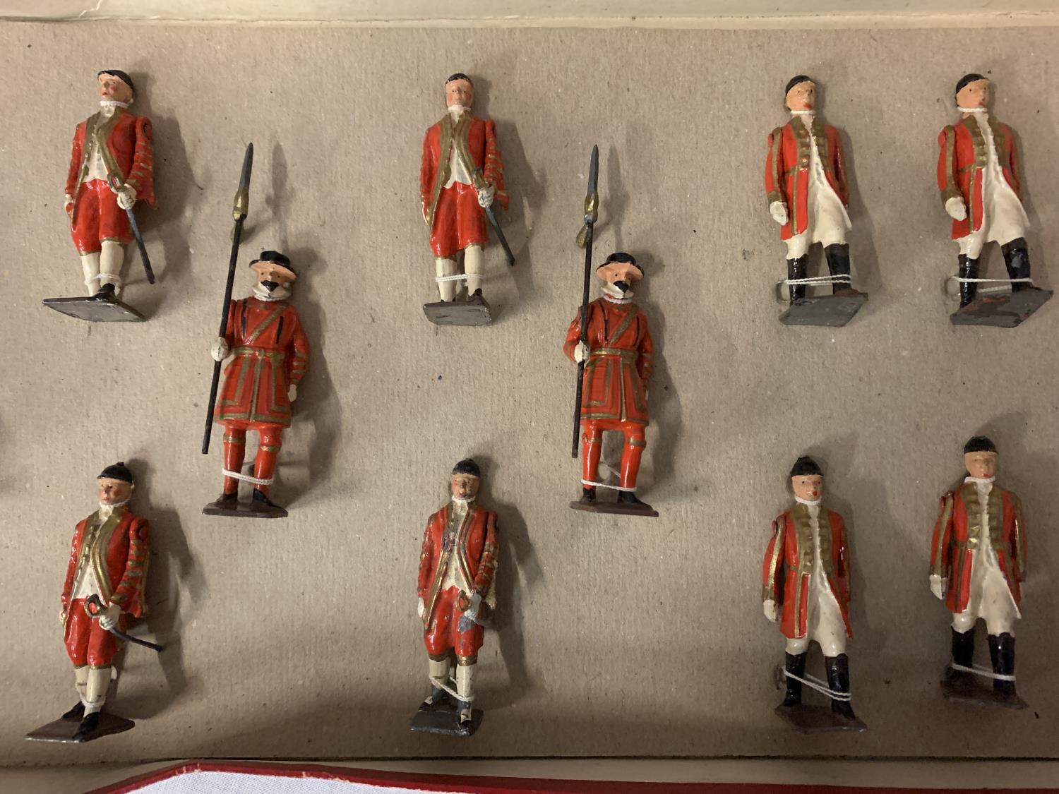 A BOXED BRITIANS ATTENDANTS TO THE STATE COACH EIGHTEEN PIECE MODEL SOLDIER SET - NUMBER 1475, - Image 3 of 4
