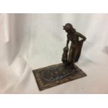 A COLD PAINTED BRONZE OF A NUDE LADY WITH HER LEOPARD LENGTH 16CM