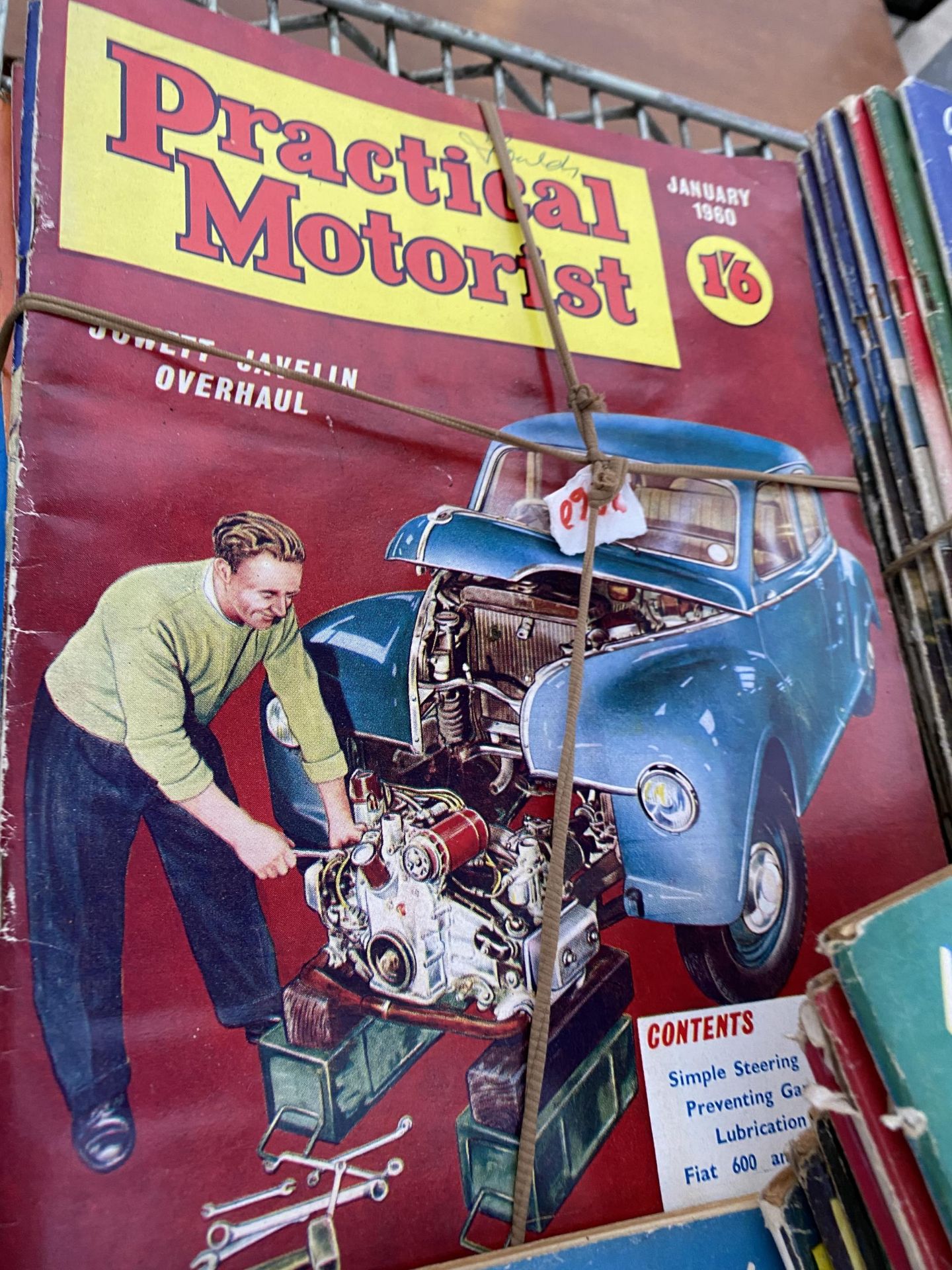 A LARGE COLLECTION OF VINTAGE PRACTICAL MOTORIST MAGAZINES - Image 3 of 4
