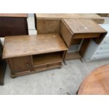 A SMALL OAK DROP-LEAF TABLE AND TV/VIDEO STAND