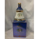 A BOXED BELL'S EXTRA SPECIAL OLD SCOTCH WHISKY MATURED FOR 8 YEARS IN OAK 40% VOL, 70CL, IN A