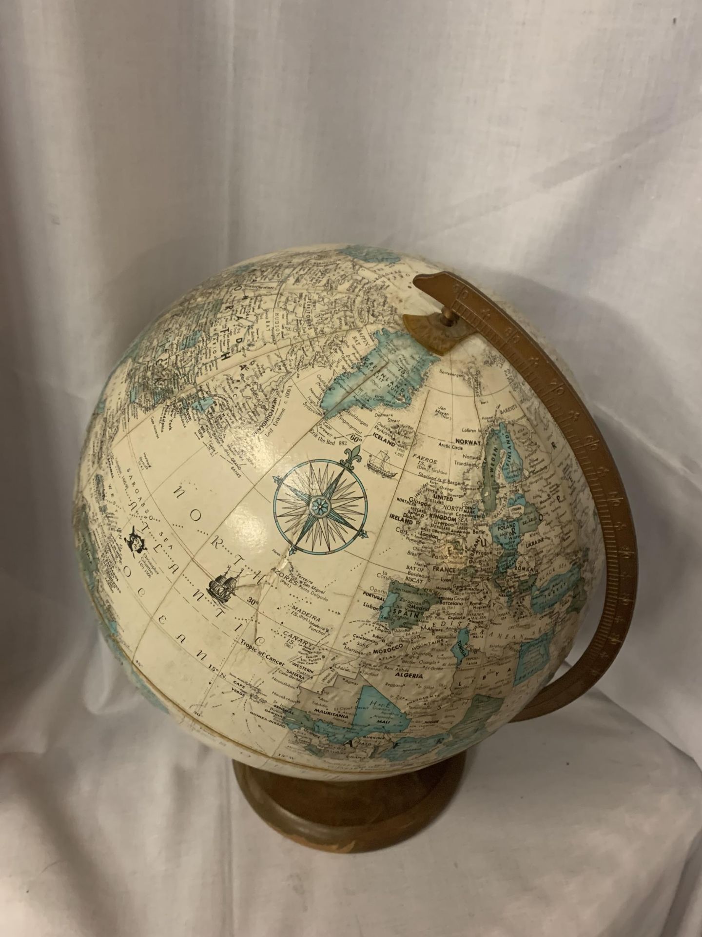 A REPLOGLE 12 INCH DIAMETER GLOBE WORLD CLASSIC SERIES - Image 2 of 3