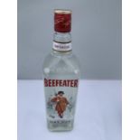 A 1 LITRE BEEFEATER LONDON DRY GIN 47% VOL