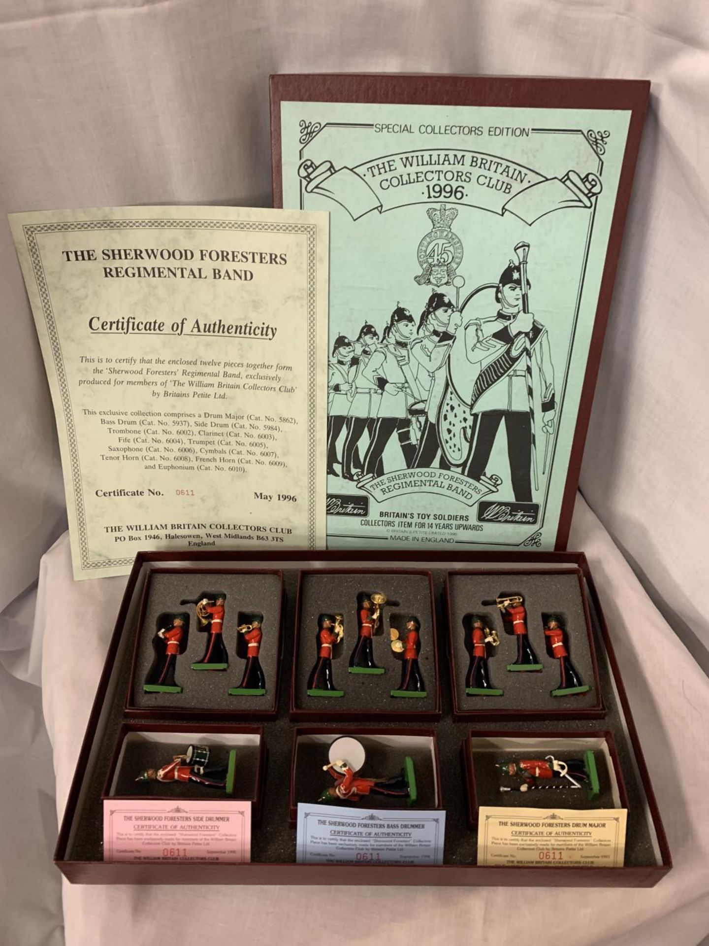 A BOXED BRITIANS THE SHERWOOD FORESTERS REGIMENTAL BAND TWELVE PIECE MODEL SOLDIER SET - LIMITED