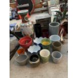 AN ASSORTMENT OF CERAMIC PLANTERS TO INCLUDE A LARGE ORIENTAL STYLE VASE ETC