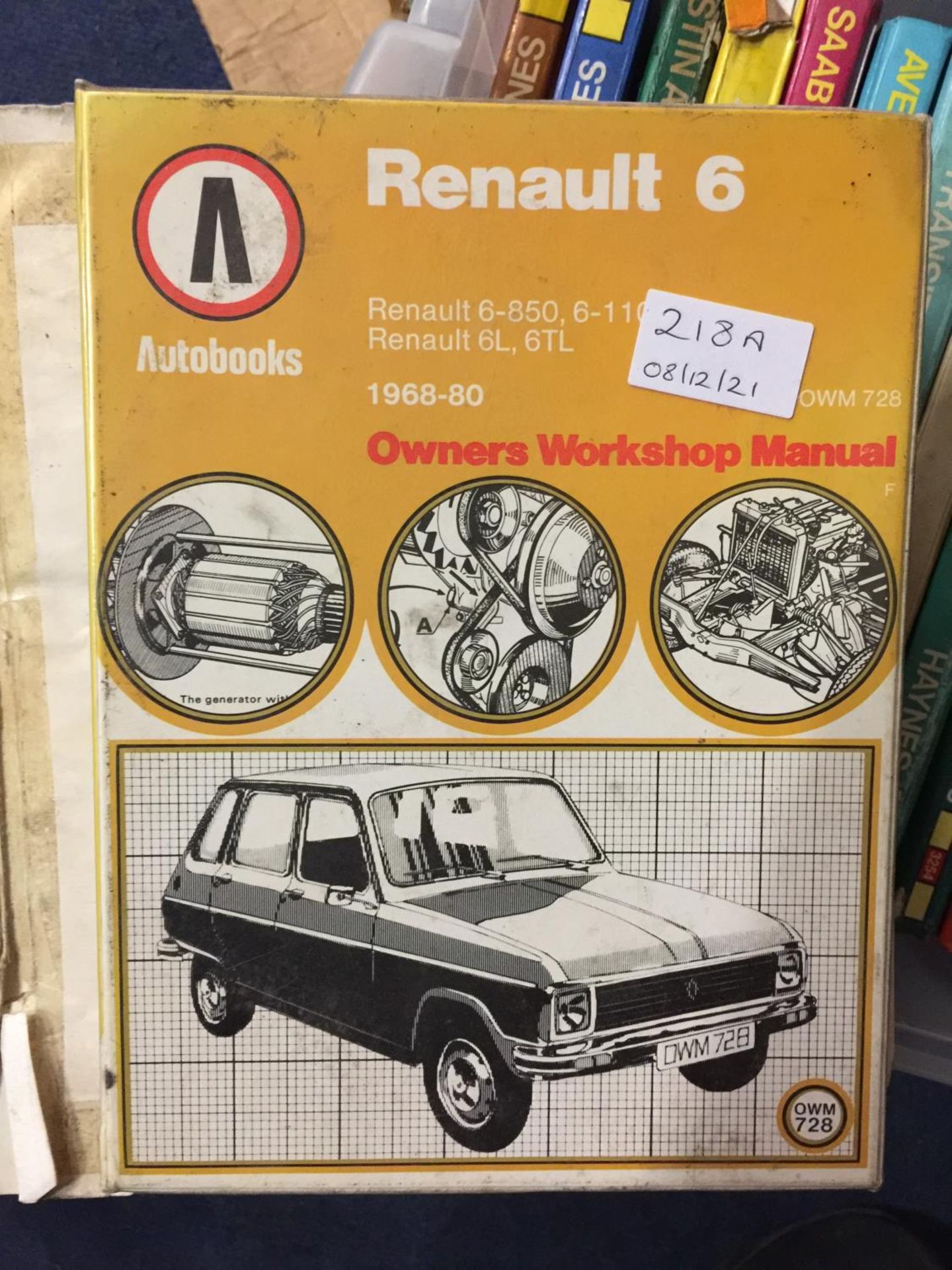 A BOX OF HAYES AND OTHER CAR MANUALS TO INCLUDE, FORD ESCORT '75 TO '80, AUSTIN A35 AND A40, - Image 3 of 6