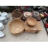 AN ASSORTMENT OF WICKER BASKETS TO INCLUDE TO HAMPER BASKETS AND TWO CARRYING BASKETS ETC