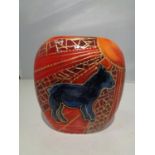 AN ANITA HARRIS HAND PAINTED AND SIGNED DOG DESIGN VASE
