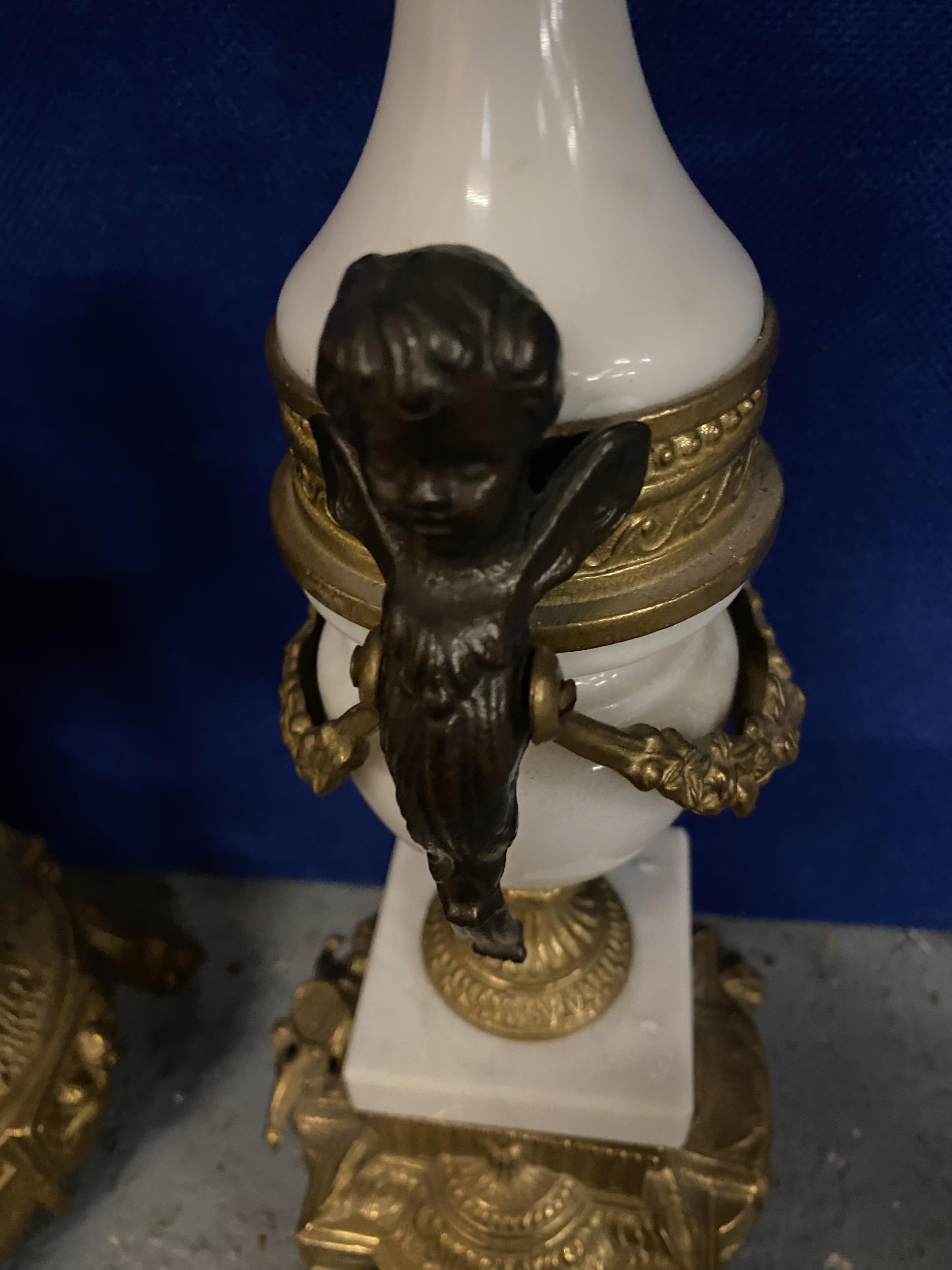 AN ORNATE IMPERIAL FRENCH GILT MANTLE CLOCK ON A MARBLE AND GILT BASE WITH CHERUB FAWN DECORATION - Image 6 of 10