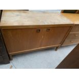 A RETO TEAK TWO DOOR SIDE CABINET, 39" WIDE